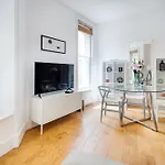 Arcore Premium Apartments Leicester Square